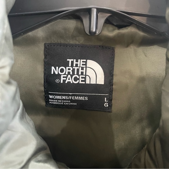 The North Face Women's Dark Green Puffer Coat - Picture 3 of 3